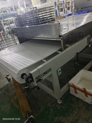 17530mm × 1600mm × 1100mm 80C এ সঠিক তাপমাত্রা নিয়ন্ত্রণের জন্য ভ্যাকুয়াম মাইক্রোওয়েভ ড্রায়ার