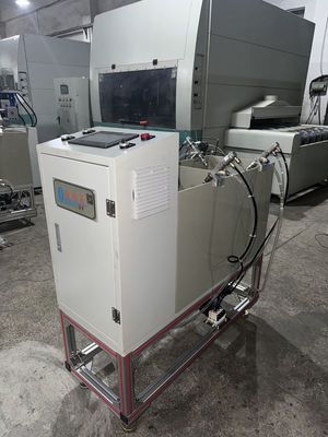 উচ্চ আউটপুট ডুয়াল স্টেশন স্পিন লেটার জল / তেল বাধা লেপ জন্য পল্প ছাঁচনির্মাণ টেবিলওয়্যার