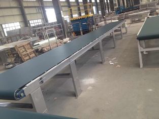 প্যানেল আসবাবের জন্য পিভিসি 0.75KW 1320 মিমি প্রস্থের কনভেয়র বেল্ট মেশিন