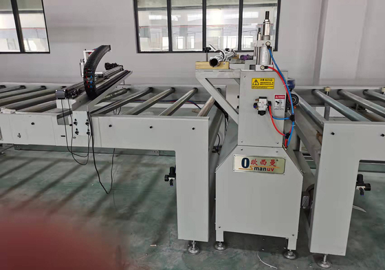 380V/50HZ ভোল্টেজ ক্যাপাসিটি এবং বড় রিওয়াইন্ডিং ব্যাসার্ধ সহ ফিল্ম ল্যামিনেটিং মেশিন