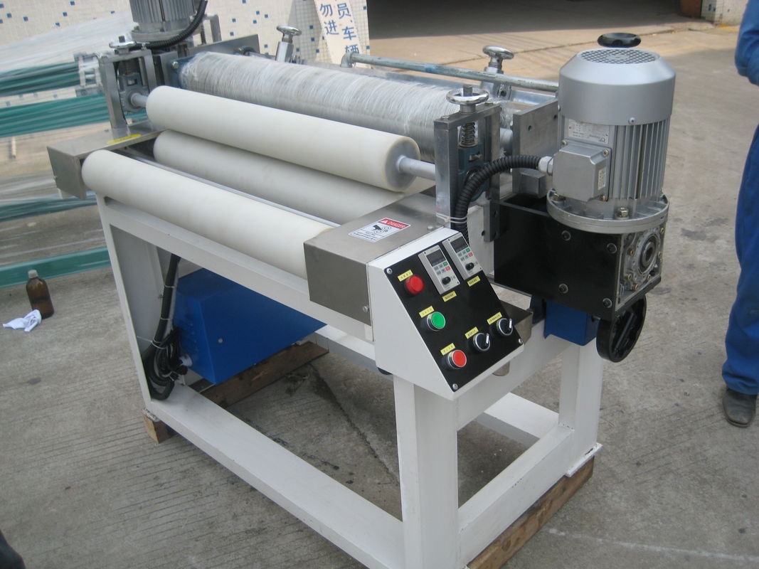 PVC প্যানেল ফ্ল্যাট কাঠ 620Mm KHV বিয়ারিংয়ের জন্য UV রোলার স্প্রে লেপ মেশিন