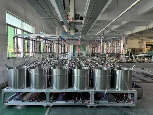 পল্প মোল্ডিংয়ের অভ্যন্তরীণ লেপ জন্য 24-স্টেশন ঘূর্ণমান লেপ লাইন।